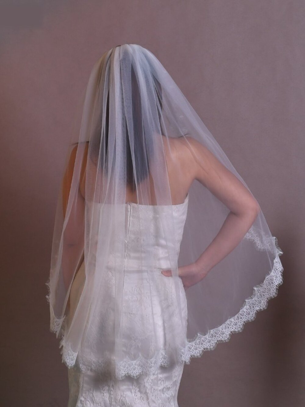 Lace Trim Fingertip Wedding Veil - 100cm